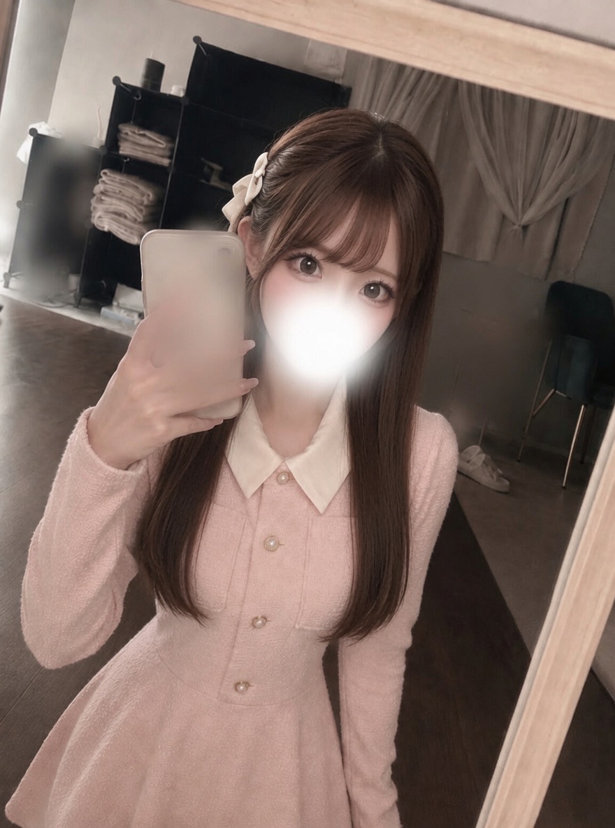 白咲あみな